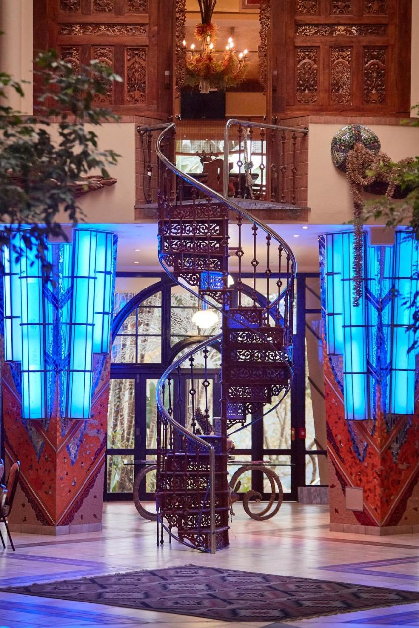 Ammazulu African Palace Kloof Ngoại thất bức ảnh